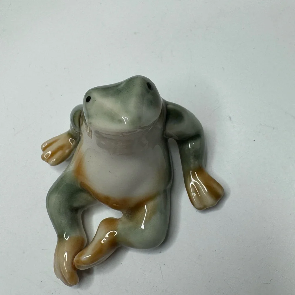 Ceramic Frog Reptile Decor - Green and Brown